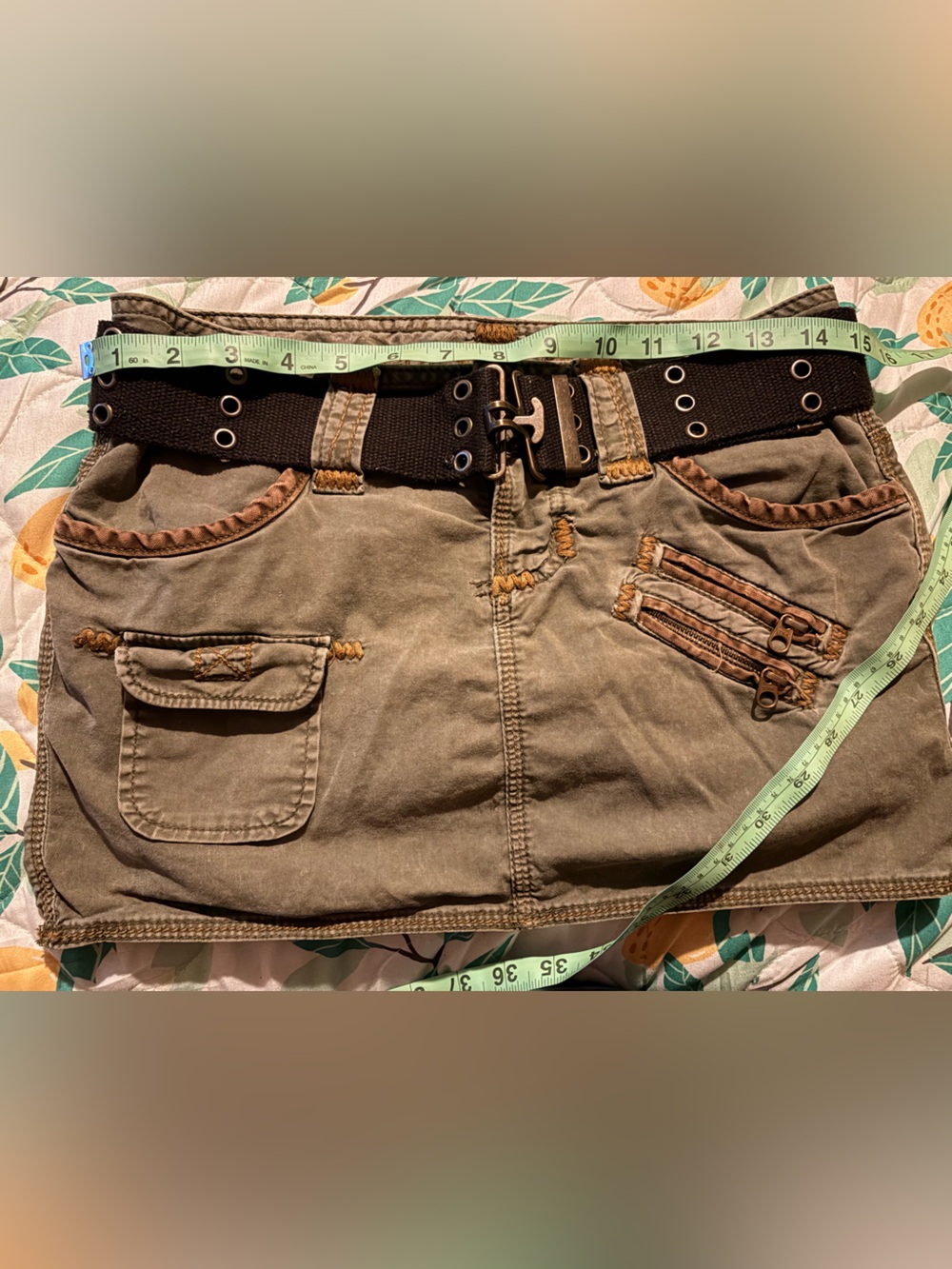 Guess Jeans Utility Cargo Mini Skirt Olive Green Belted Y2K 2005 Size 25 - Picture 4 of 9